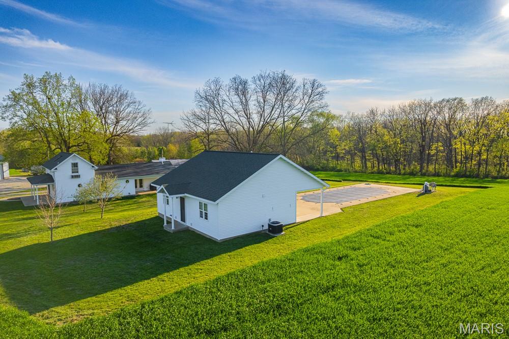 21617 Emerald Road Property Photo 6