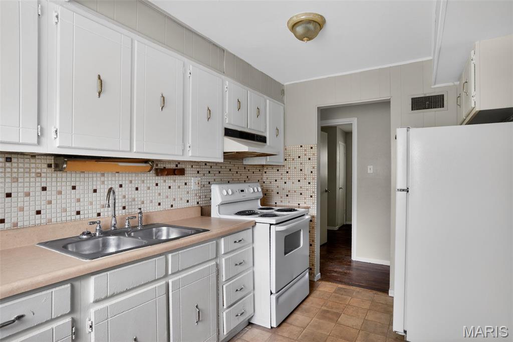 10718 Glen Garry Road Property Photo 15