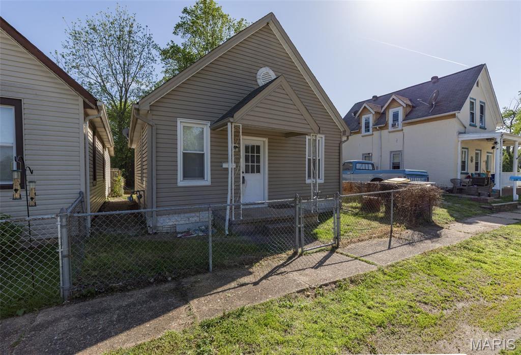 129 E Pratt Street Property Photo 4