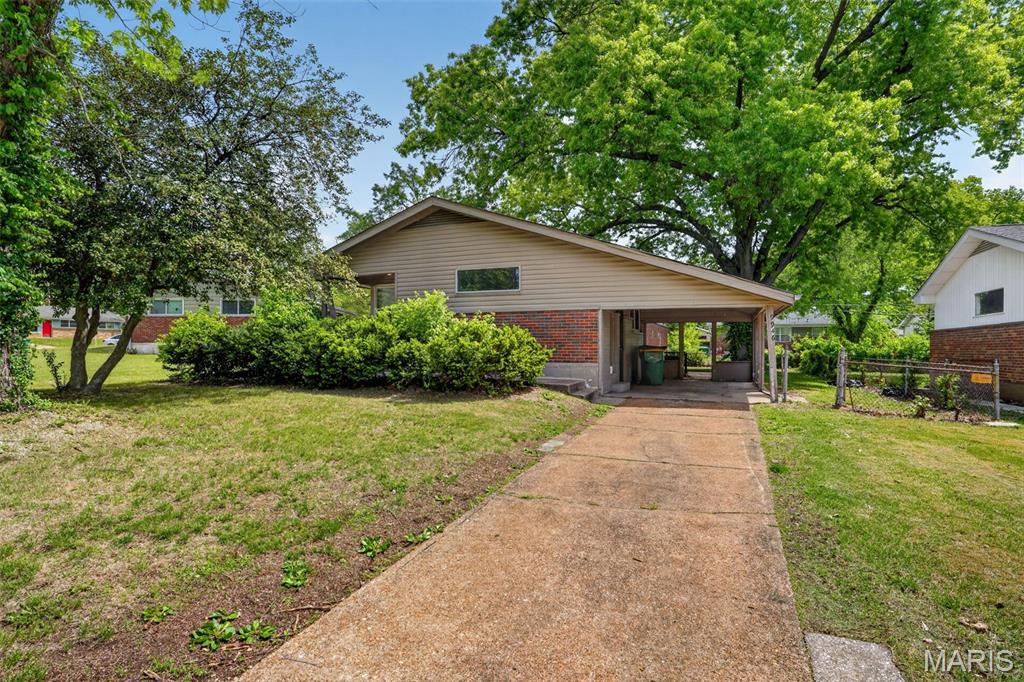 9946 Lanier Drive Property Photo 1