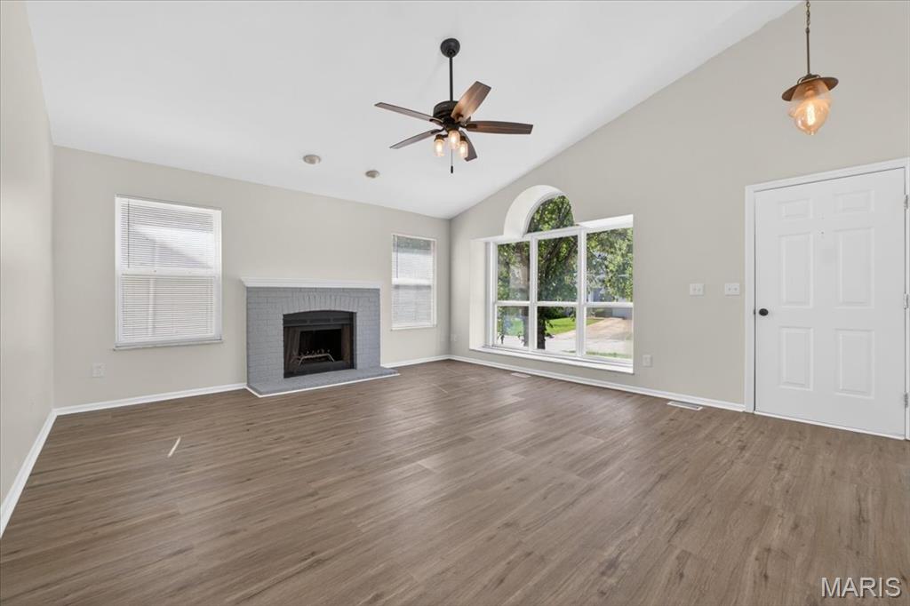 453 Seton Hall Court Property Photo 6