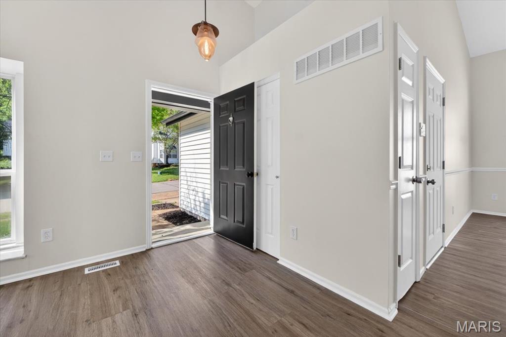 453 Seton Hall Court Property Photo 13