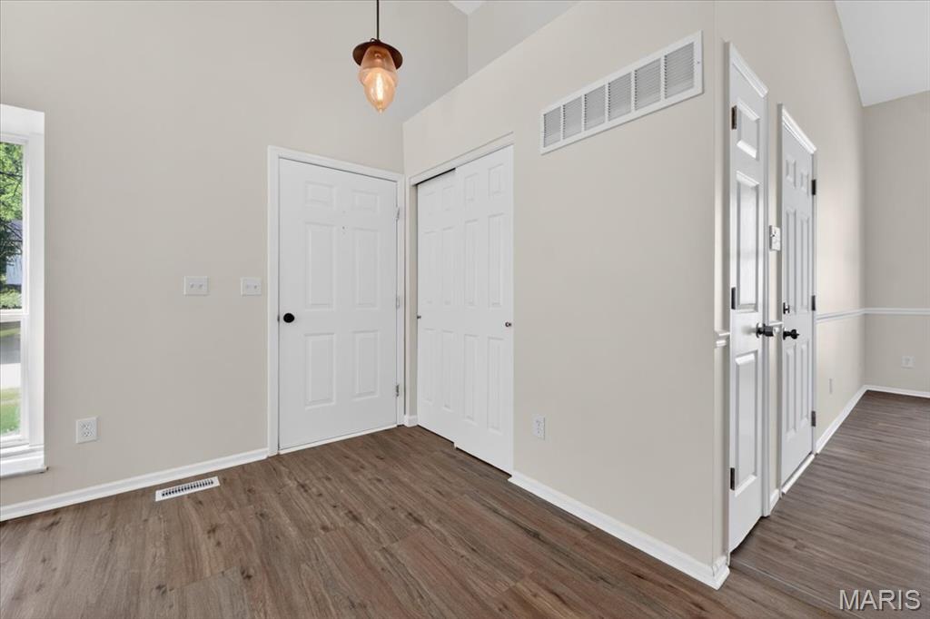 453 Seton Hall Court Property Photo 14