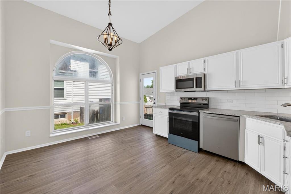 453 Seton Hall Court Property Photo 21