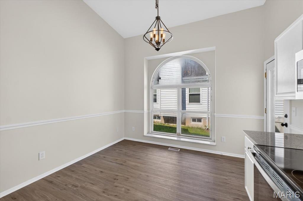 453 Seton Hall Court Property Photo 26