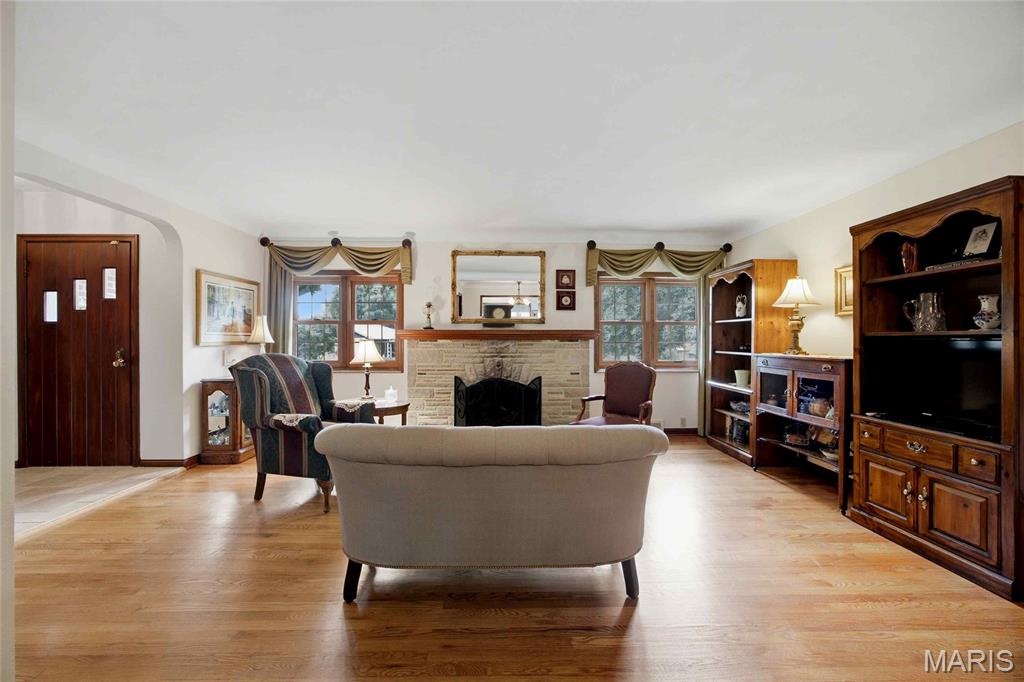 8015 New Haven Avenue Property Photo 3