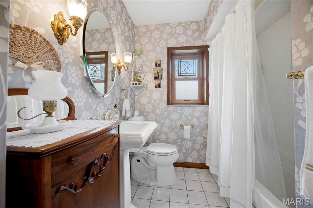 8015 New Haven Avenue Property Photo 16