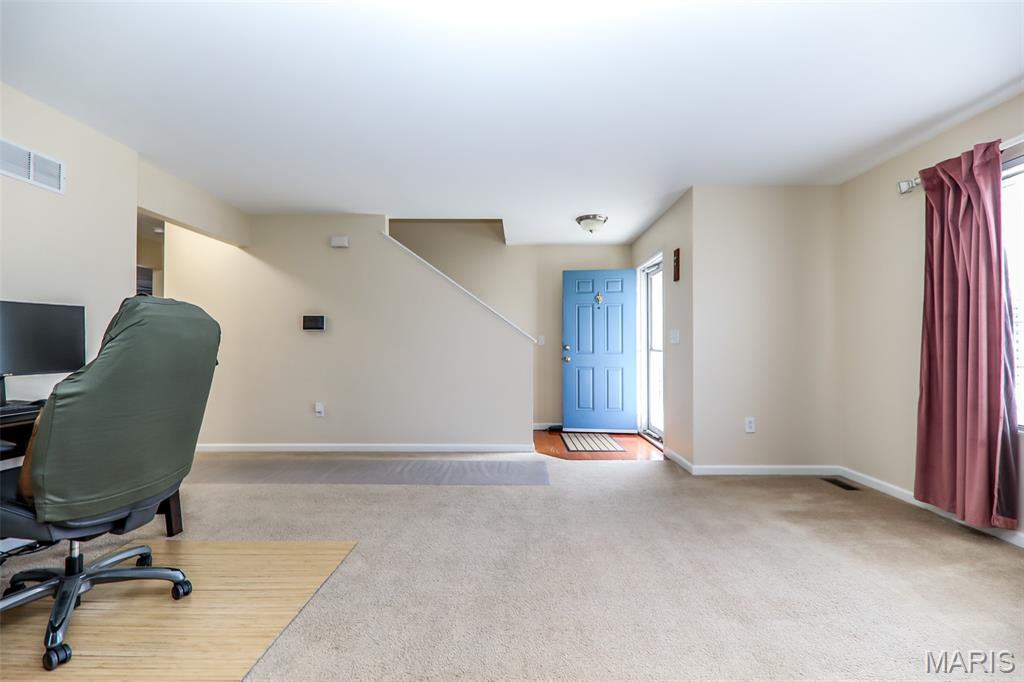1701 Shade Tree Court Property Photo 3