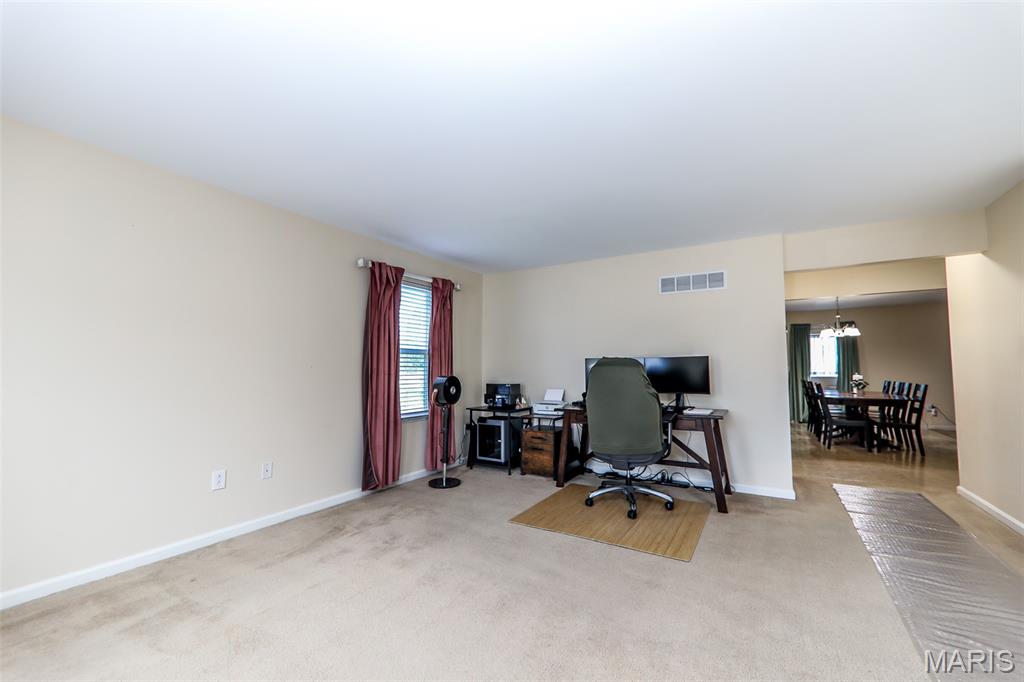 1701 Shade Tree Court Property Photo 5