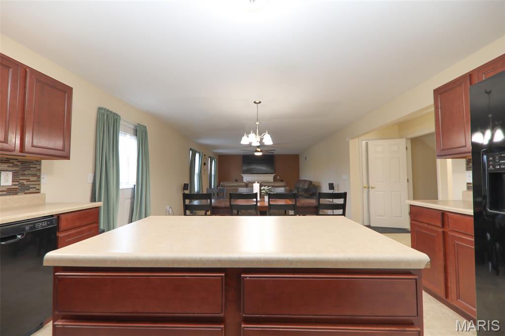1701 Shade Tree Court Property Photo 12