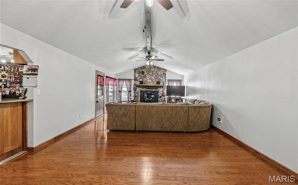 11090 Highway K Property Photo 7