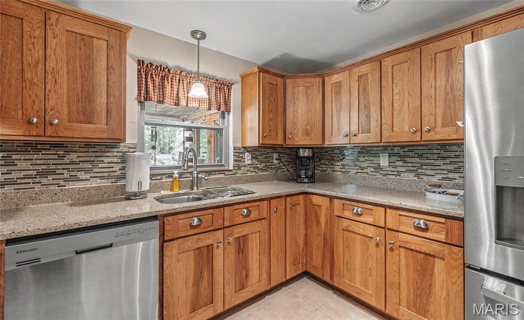 11090 Highway K Property Photo 12