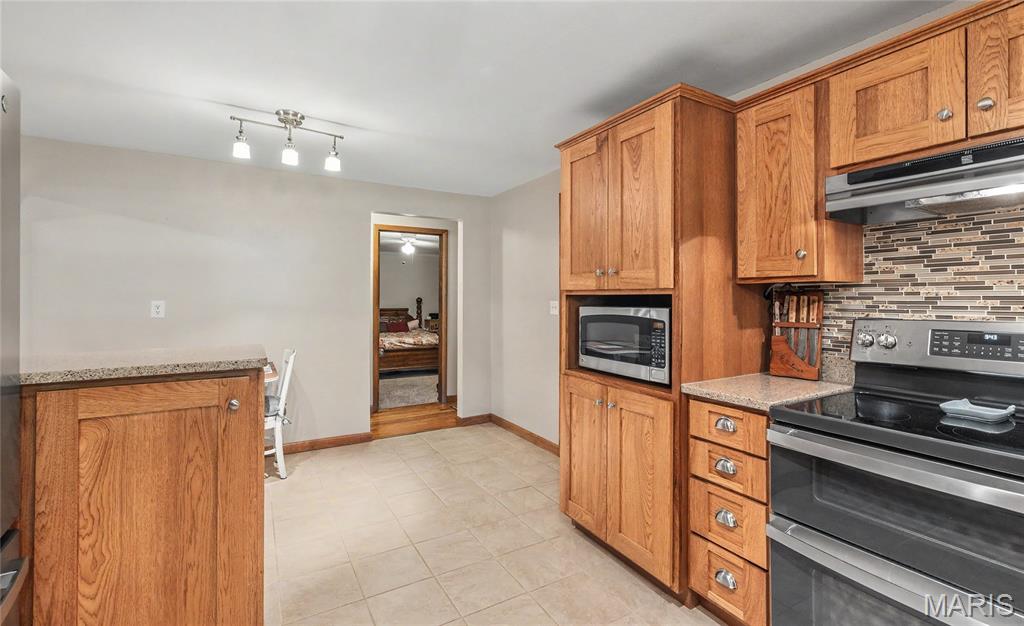 11090 Highway K Property Photo 13