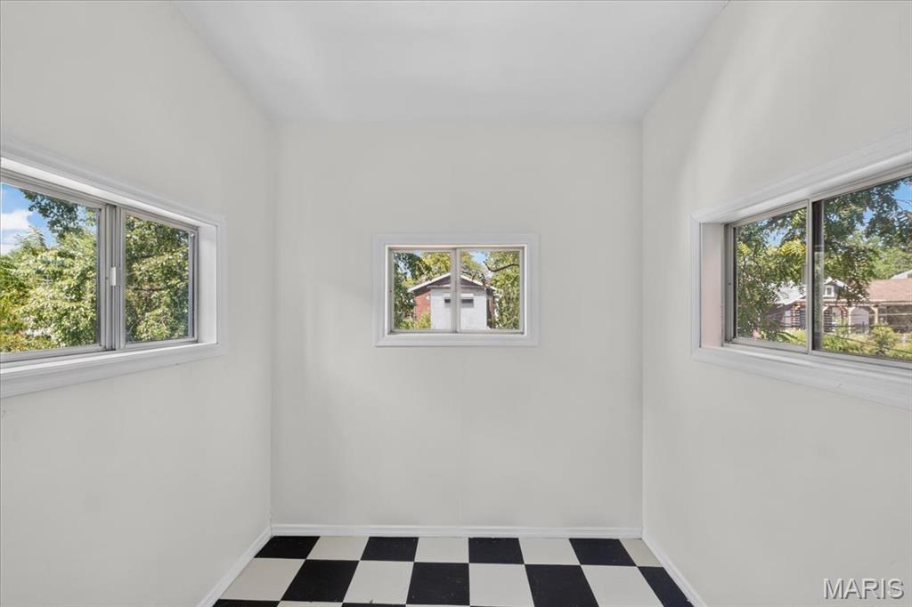 5241 Sutherland Avenue Property Photo 26