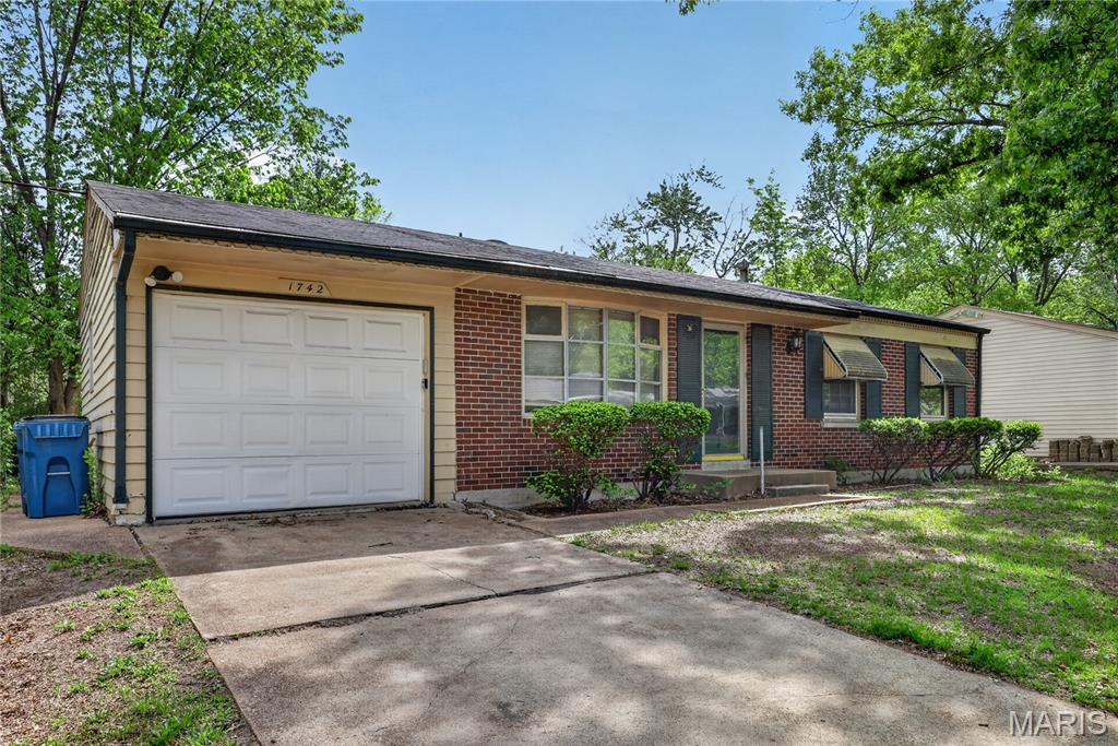 1742 Bradshaw Drive Property Photo 3