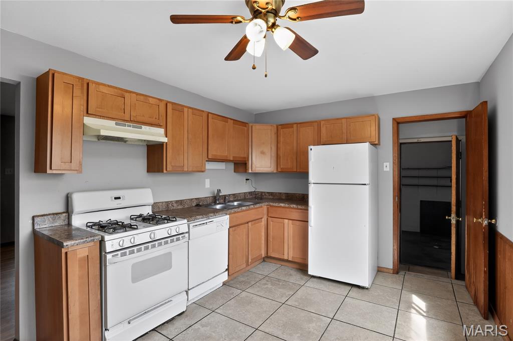 1742 Bradshaw Drive Property Photo 10