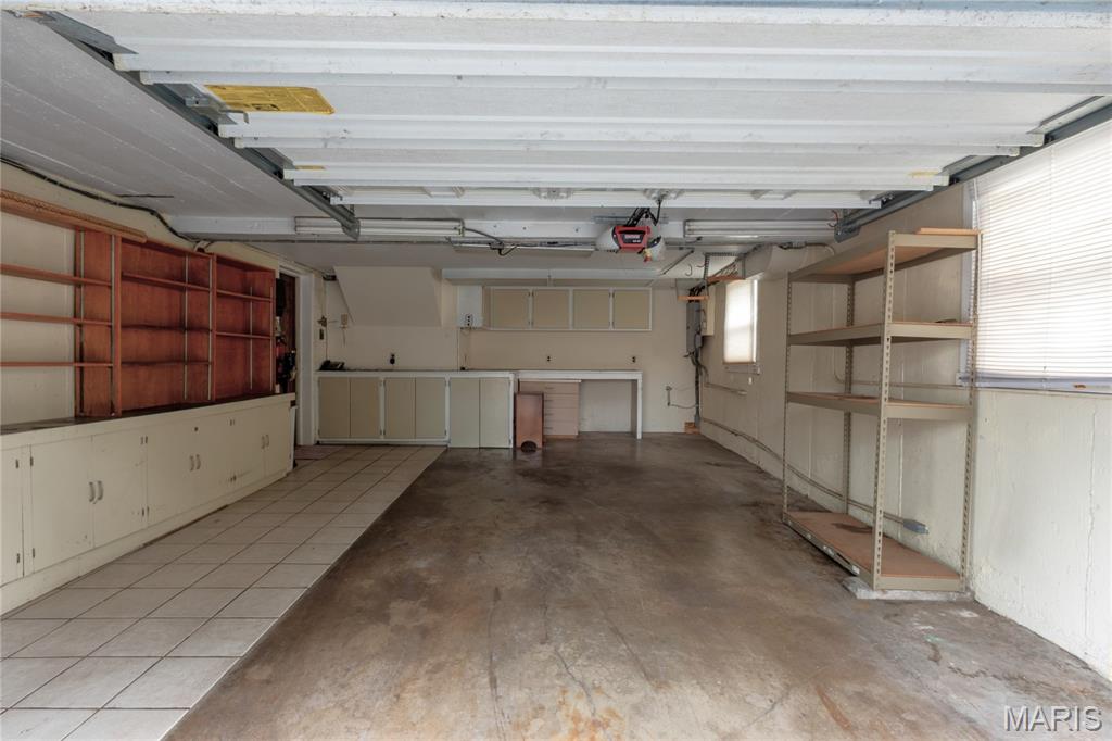 10022 Elise Drive Property Photo 5