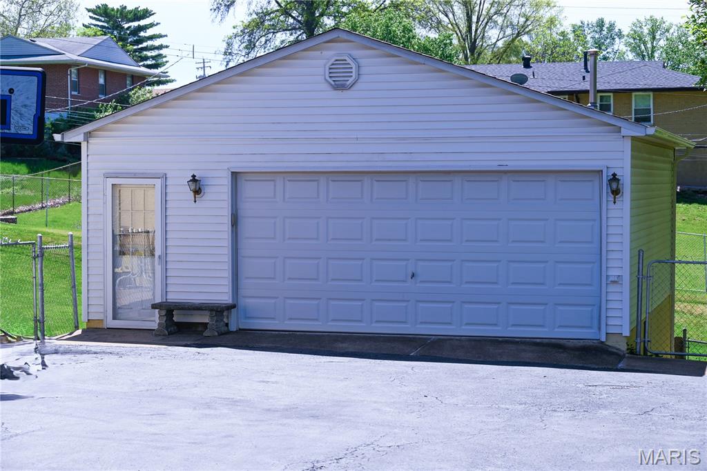 10022 Elise Drive Property Photo 6