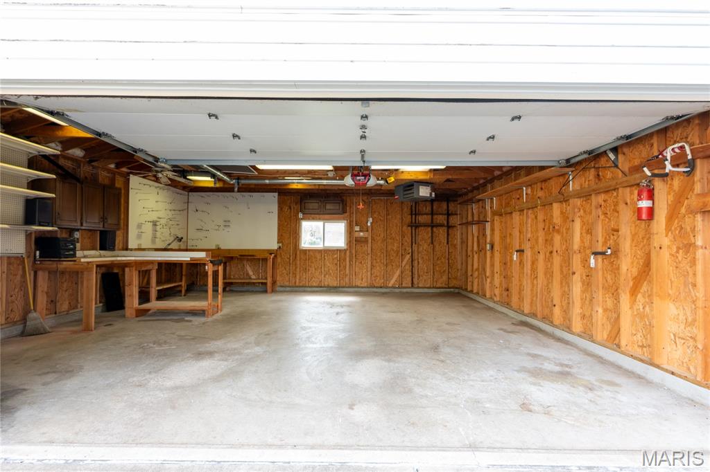 10022 Elise Drive Property Photo 7