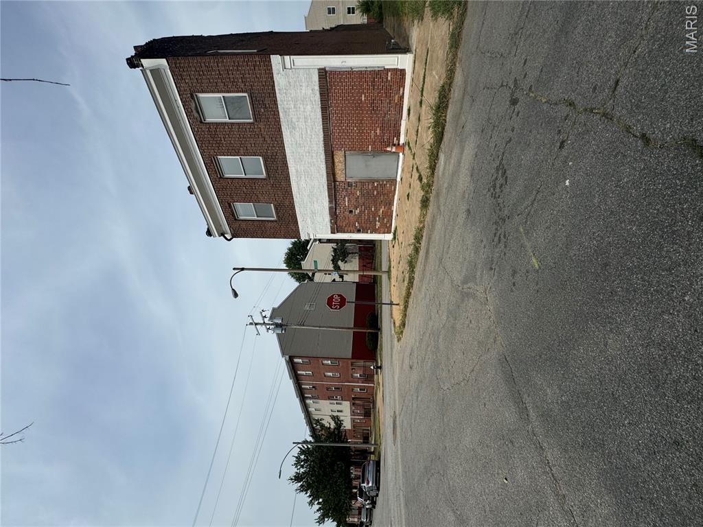 1929 E Obear Ave Property Photo 1