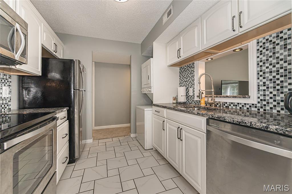 1526 Thrush Terrace Property Photo 7