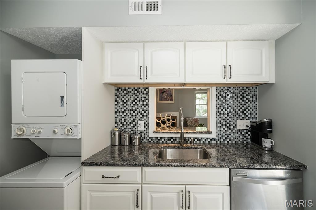 1526 Thrush Terrace Property Photo 8
