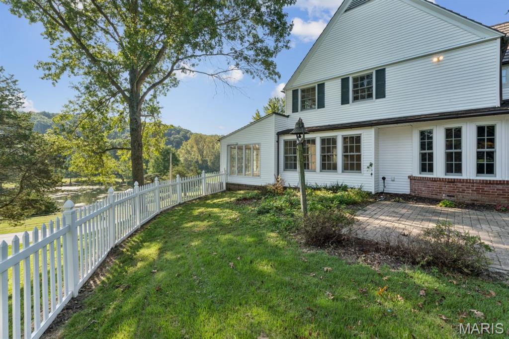 2333 Ossenfort Road Property Photo 1
