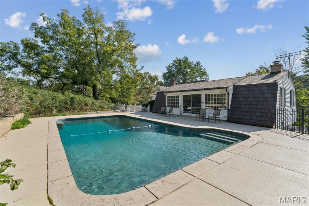 2333 Ossenfort Road Property Photo 14