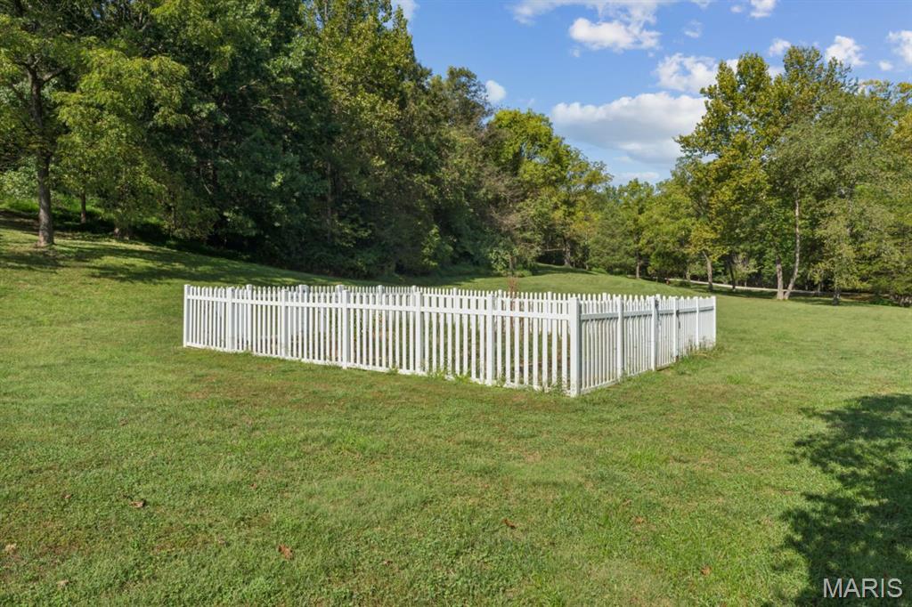 2333 Ossenfort Road Property Photo 17