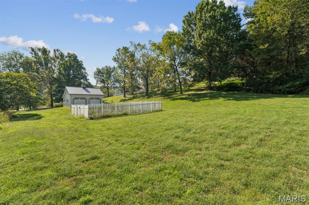 2333 Ossenfort Road Property Photo 19