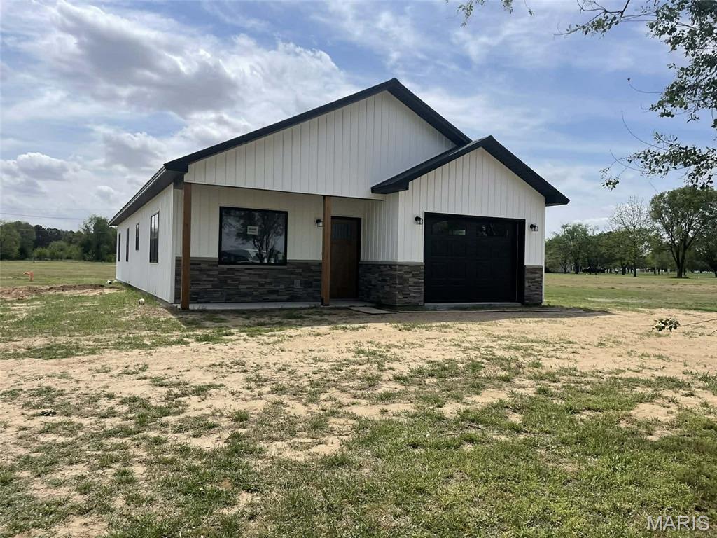 907 Arnold Property Photo 1