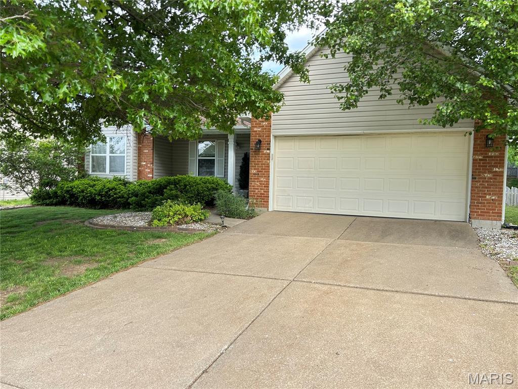 10 President Drive Property Photo 1