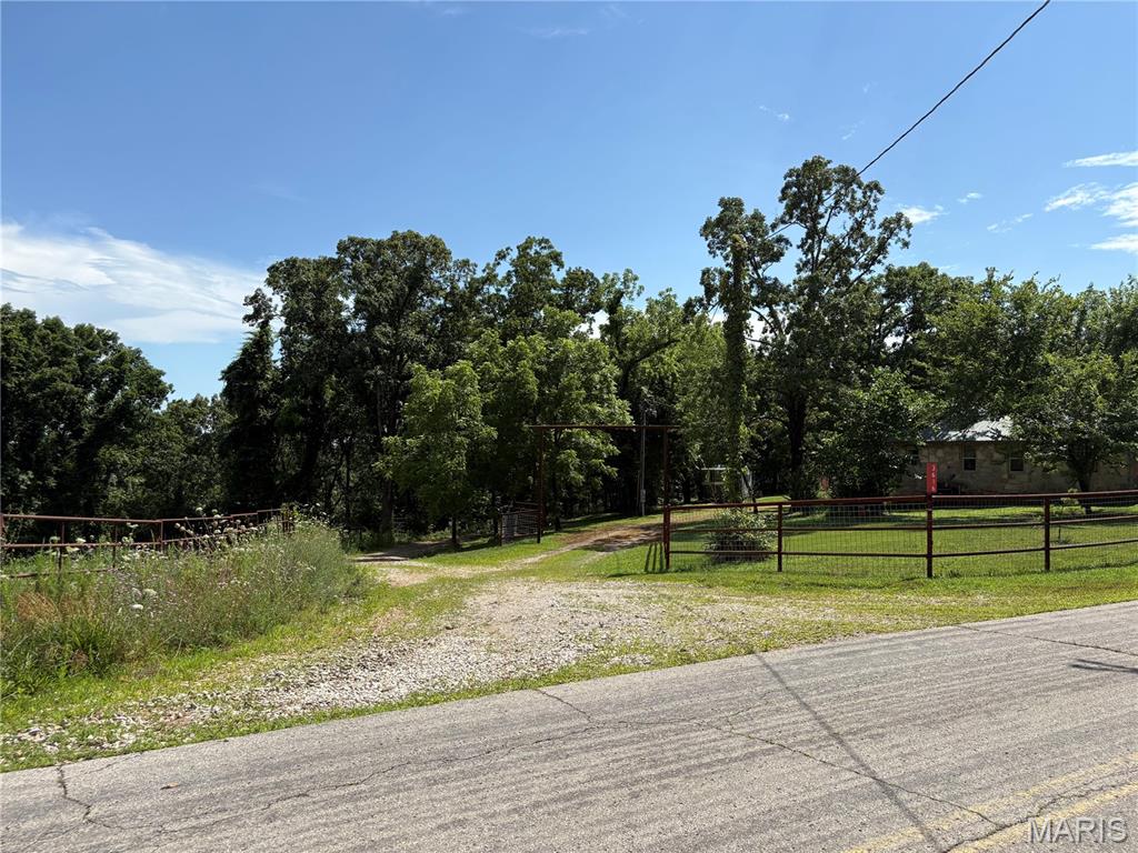 23195 Highway B Property Photo 1