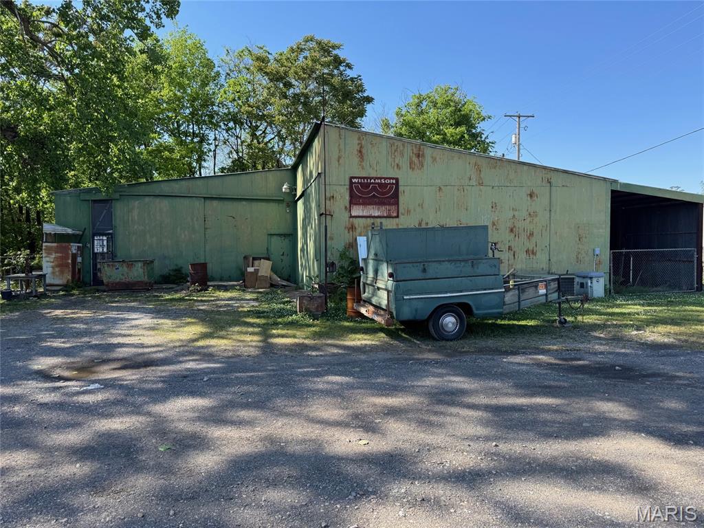 201 W Main (Rear) Property Photo 1