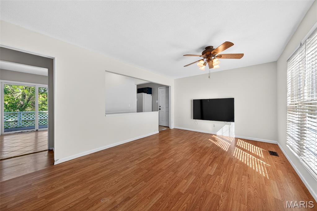 5418 Oakcrest Drive Property Photo 4