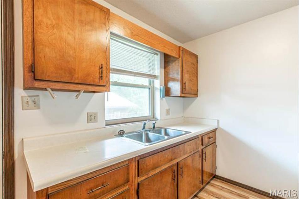 1020 E Washington Property Photo 3