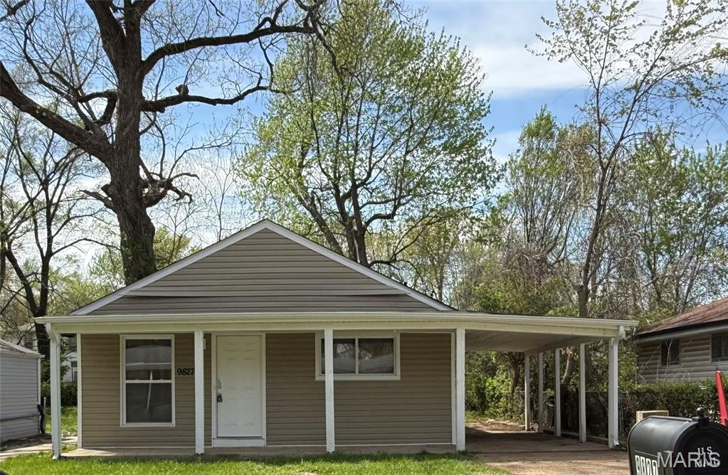 9827 Winkler Drive Property Photo 2