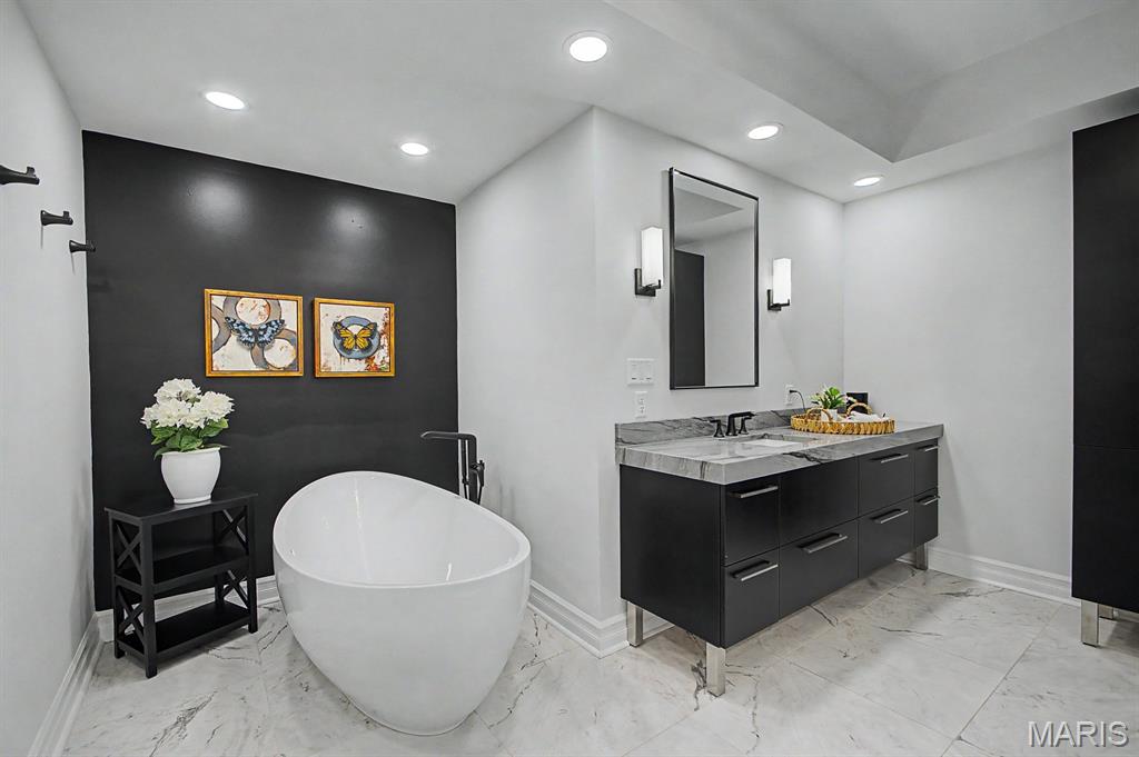 7 Greenbriar Drive Property Photo 31