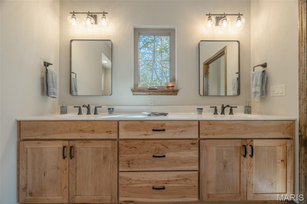 2747 Tyrolean Way Drive Property Photo 17