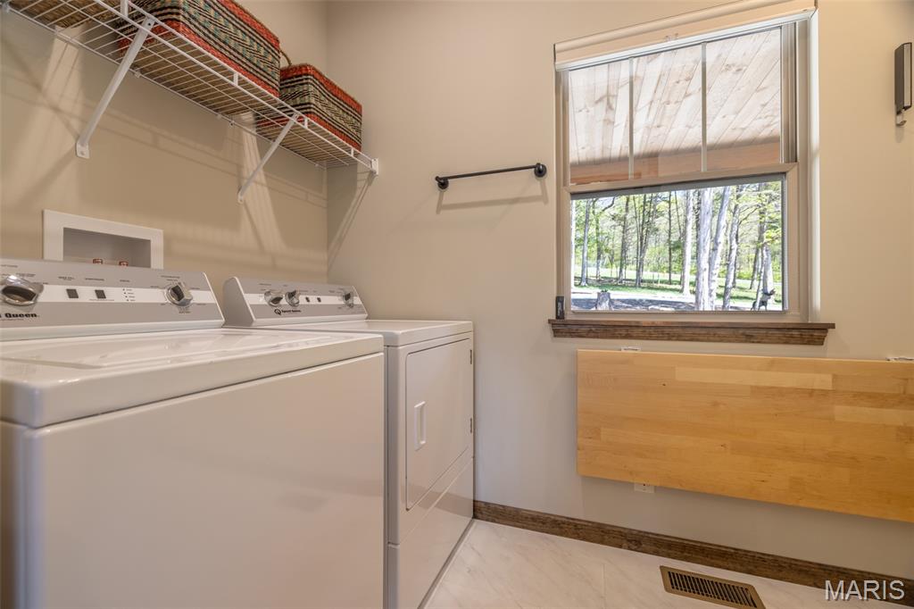 2747 Tyrolean Way Drive Property Photo 18