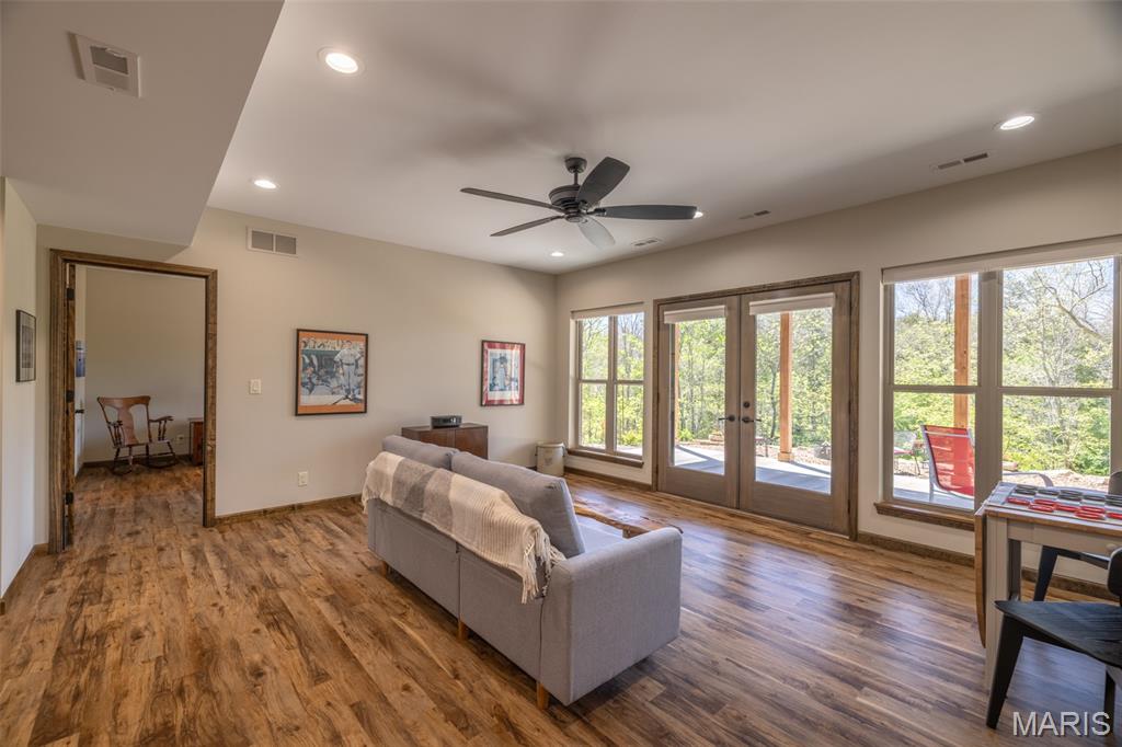 2747 Tyrolean Way Drive Property Photo 20