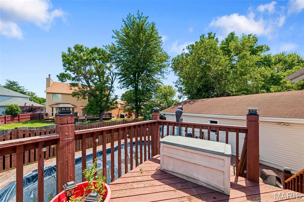 2425 Farnham Court Property Photo 15