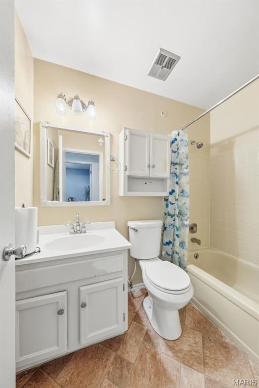 2425 Farnham Court Property Photo 16
