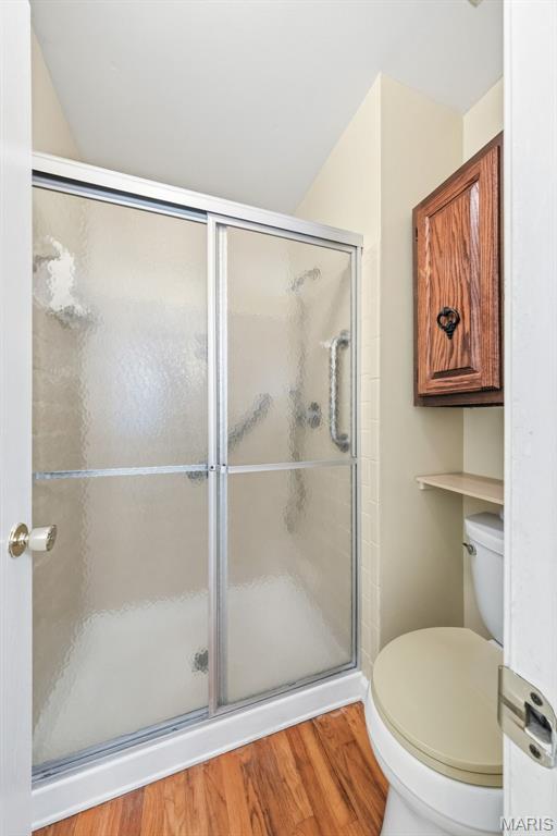 2425 Farnham Court Property Photo 21