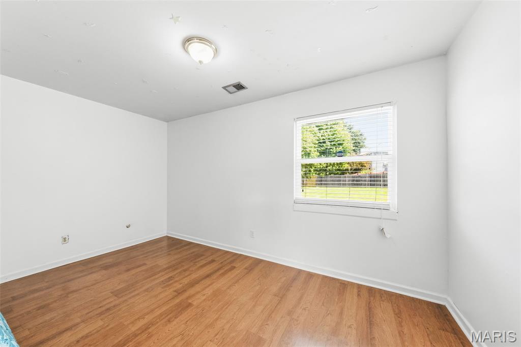 2425 Farnham Court Property Photo 29