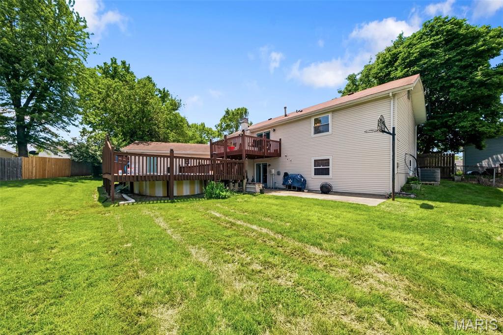 2425 Farnham Court Property Photo 33