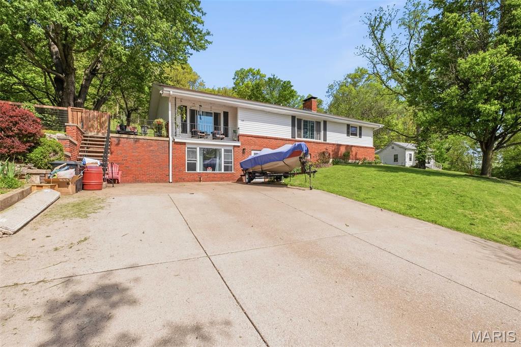 409 Luke Street Property Photo 4