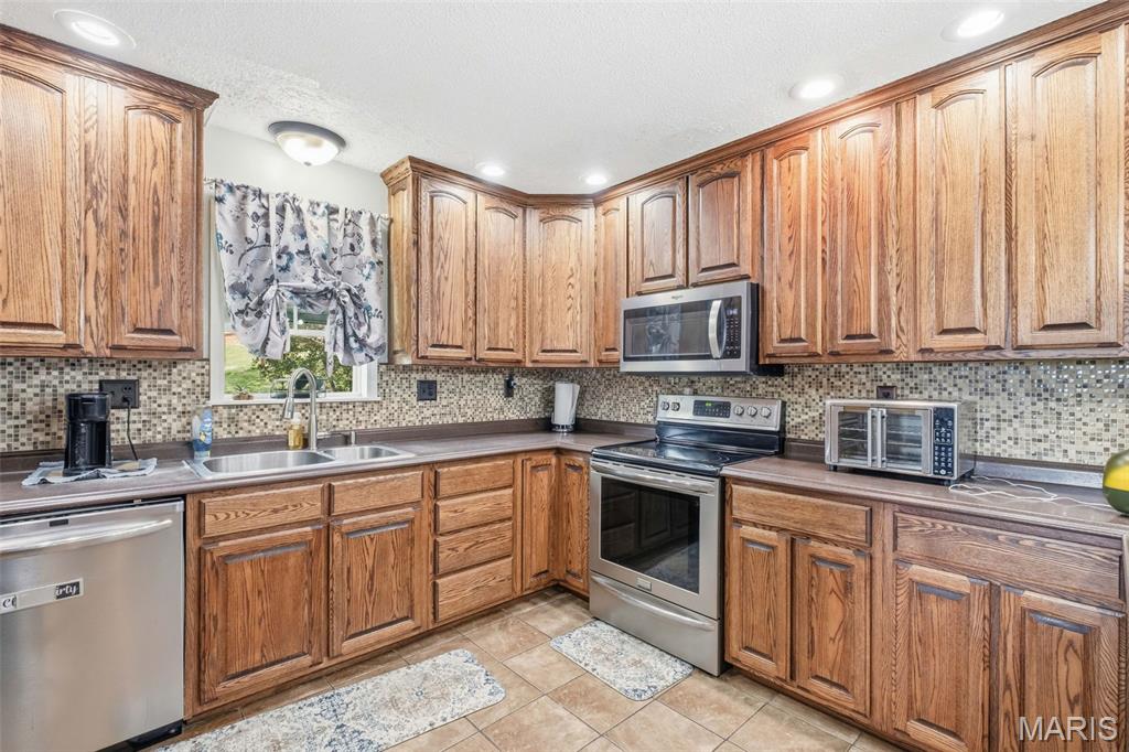 409 Luke Street Property Photo 31