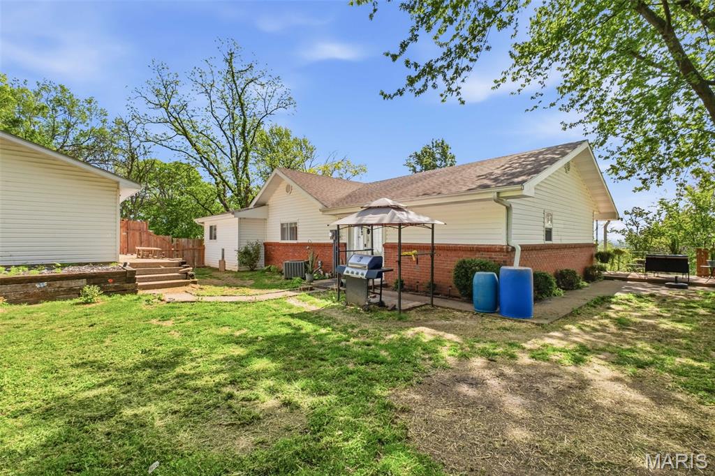 409 Luke Street Property Photo 69