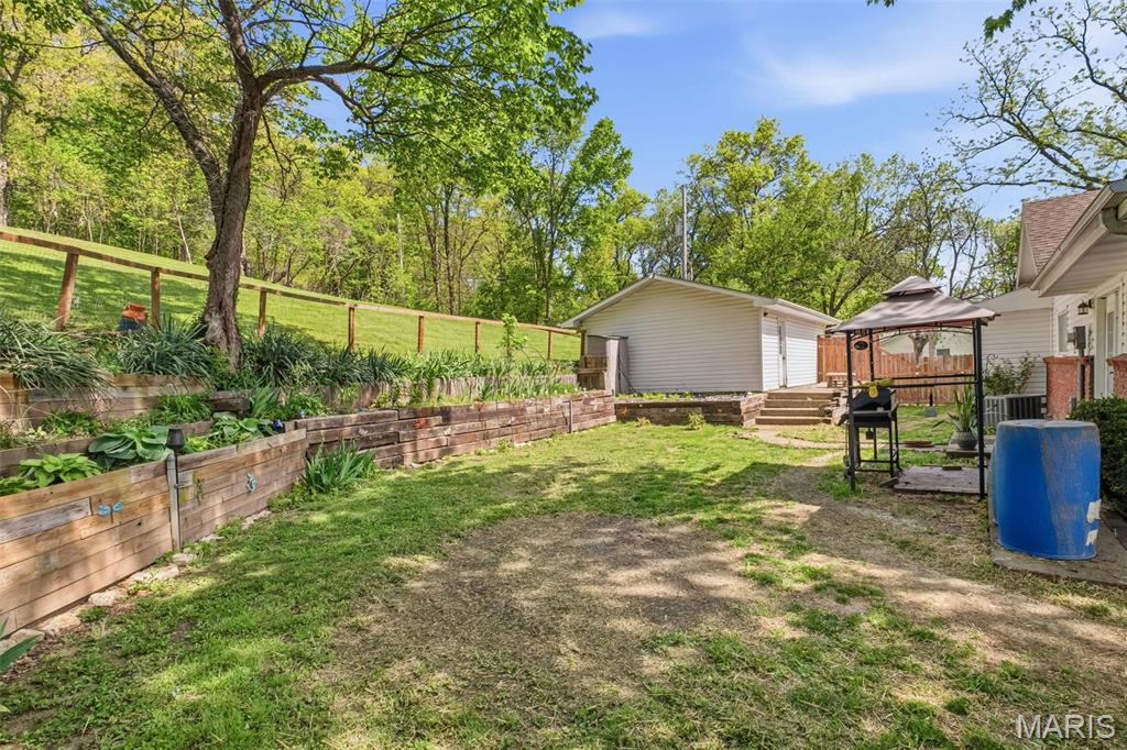 409 Luke Street Property Photo 70